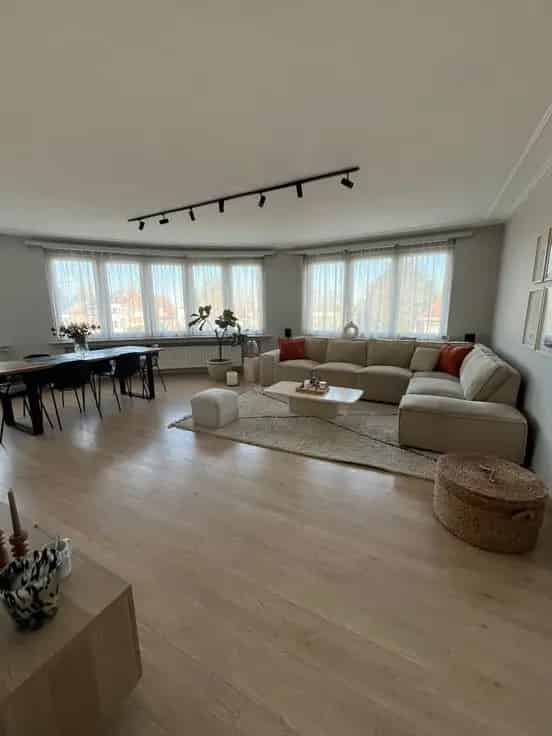 Licht Appartement Te Koop 2 Slaapkamers Nabij Winkels