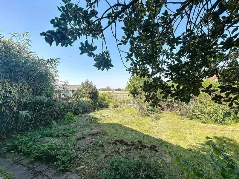 Huis te huur Ieper: Vrijstaande villa met 4 slaapkamers en tuin
