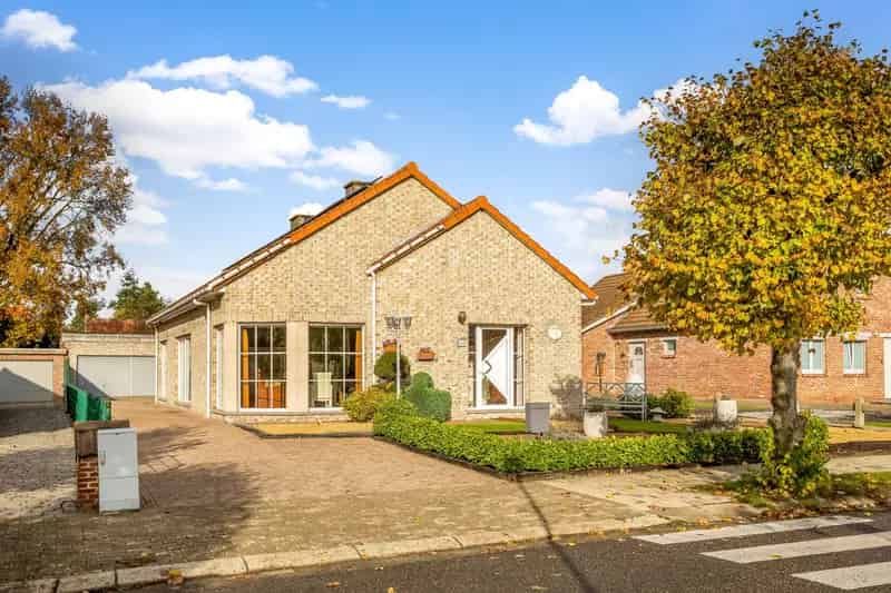 Vrijstaande woning te koop Putte 4-5 slaapkamers grote tuin