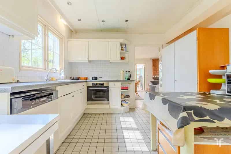 Te renoveren woning uniek gelegen perceel