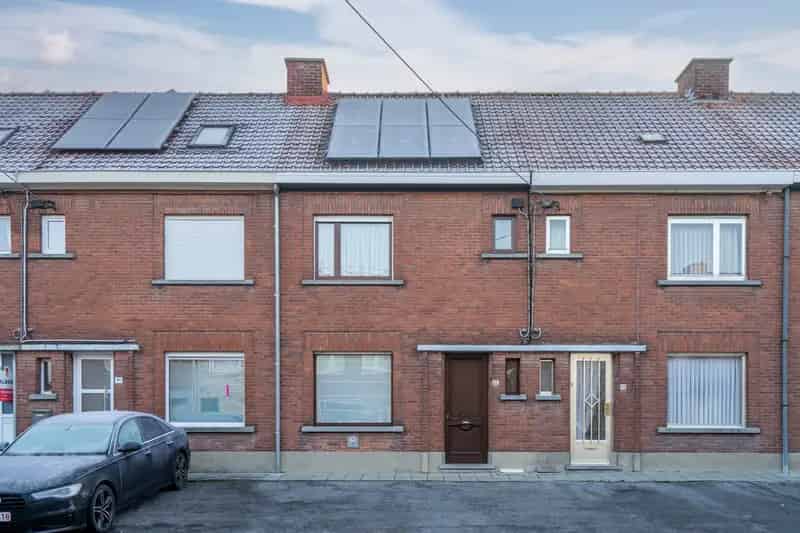 Gezinswoning te koop Roeselare - 3 slaapkamers - Tuin - Zonnepanelen