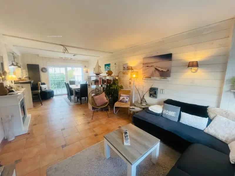 Gerenoveerde 5 Slaapkamers woning te koop nabij strand Zeebrugge