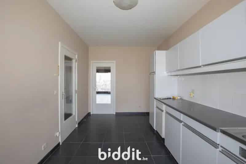 Ruim appartement Brugge 6de verdieping 2 terrassen garage berging