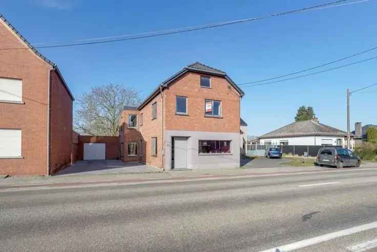 Huis Te Koop Nieuwerkerken: Ruime Instapklare Woning