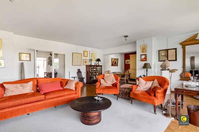 Ruim 4 Slaapkamer Appartement te huur Berchem 173m2