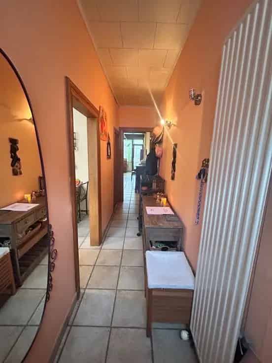 Huis Te Koop: 2 Slaapkamers, Tuin, Kelder - Nabij Voorzieningen