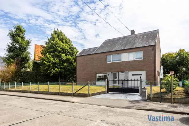 Huis te koop Aalst: Lichtrijke Villa met Royale Tuin