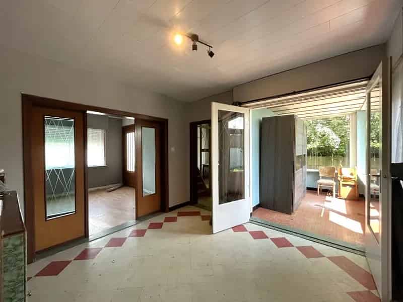 Te renoveren woning met loods Geel