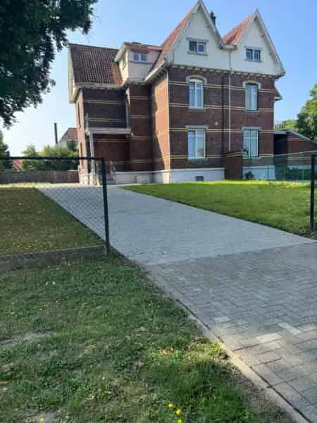 Huis te koop: 5 slaapkamers, garage, veranda