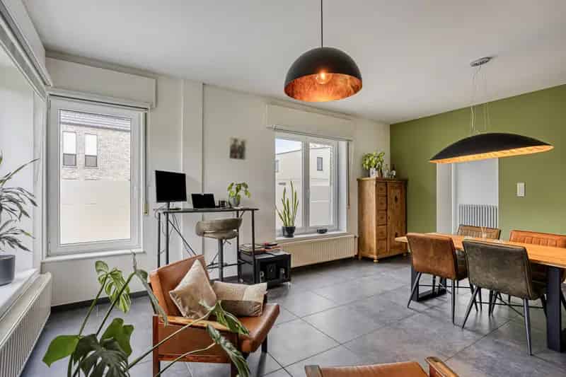 Huis te koop te Willebringen: Rustige woning met dubbele garage