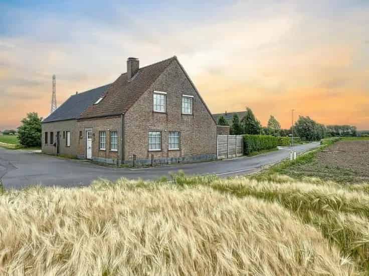 Huis Te Koop 4 slaapkamers 2 badkamers tuin zonnepanelen
