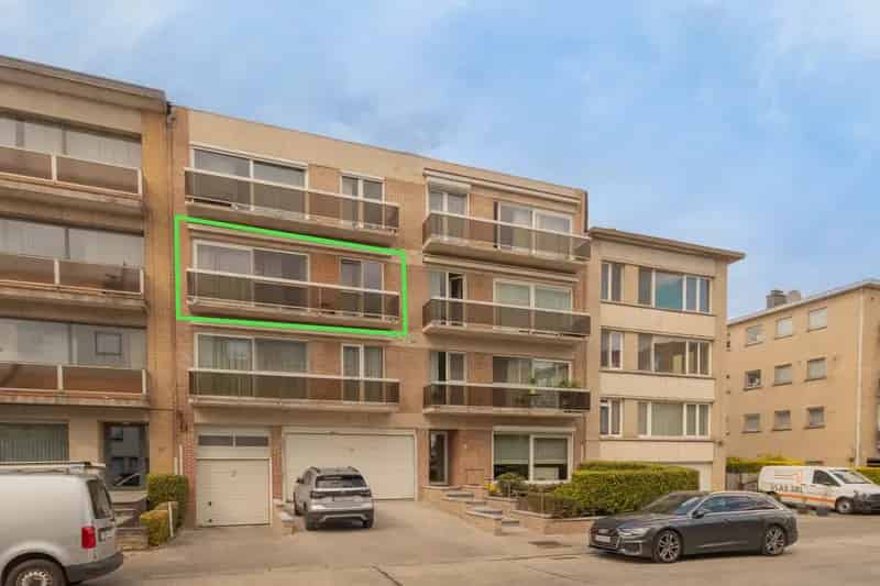 Appartement te koop 3 slaapkamers garage rustig gelegen