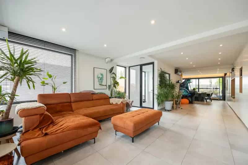 Gerenoveerde woning te Deurne met ruim dakterras