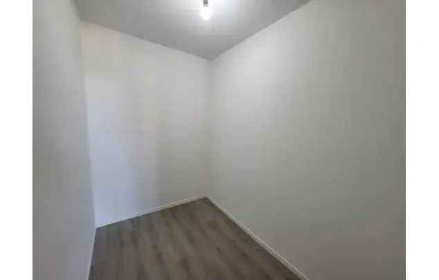 Huur 1 slaapkamer appartement van 70 m² in Charleroi