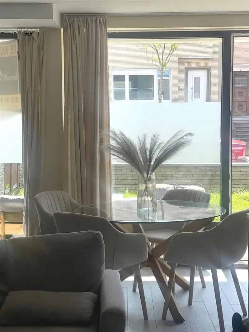 Gelijkvloers Appartement met Tuin te Koop