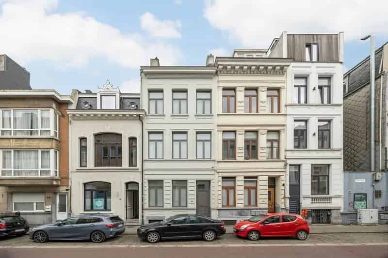 Huis te koop Antwerpen: Gerenoveerde Burgerwoning met Stadstuin