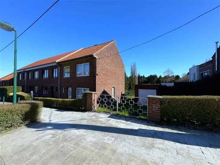 Huis Te Koop 2 slaapkamers tuin garage