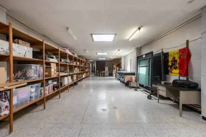 Magazijn te Koop Ninove: Gerenoveerde Woning met Professionele Mogelijkheden