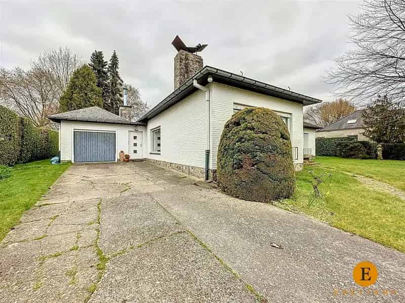 Te renoveren bungalow Sint Niklaas