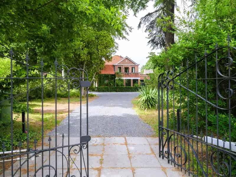 Huis te koop: Instapklare villa met zwembad nabij Gent