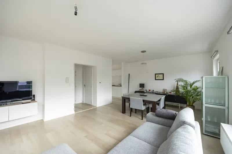 Appartement te koop Elsdonk: Recent verbouwd met ruim terras
