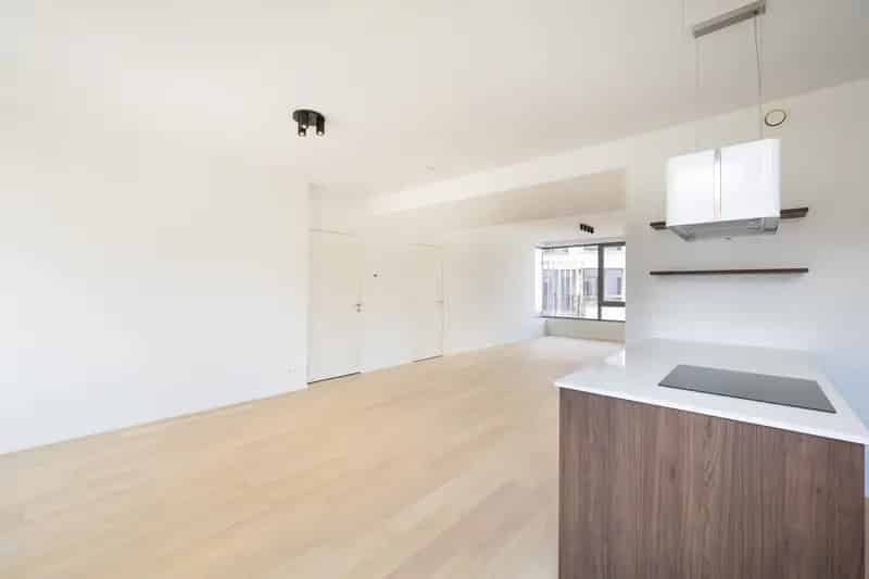 Appartement te huur Ukkel 113m² - Nieuwbouw Nabij Sint Pietersplein