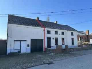 Te koop renovatieproject huis in Thorembais-Saint-Trond met veel potentieel