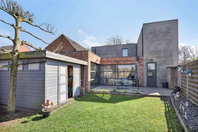 Huis te huur: gerenoveerde woning 230m² met 3 slaapkamers en laadpaal