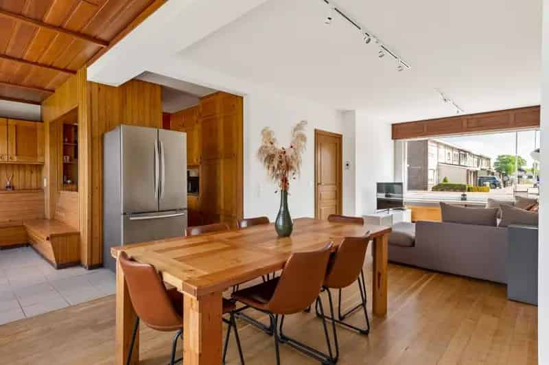 Gerieflijke, instapklare HOB met 3 slpk., inpandige garage en tuin met atelier