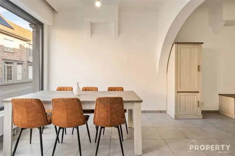 Huis te Koop Moorslede: Instapklare Woning met Tuin