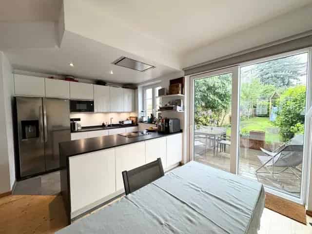 Vandenhoven 60 Woluwe-Saint-Lambert: 3 Slaapkamers 230m² Tuin Garage