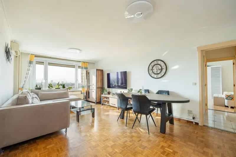 Lichtrijk appartement te koop te Deurne met weids uitzicht