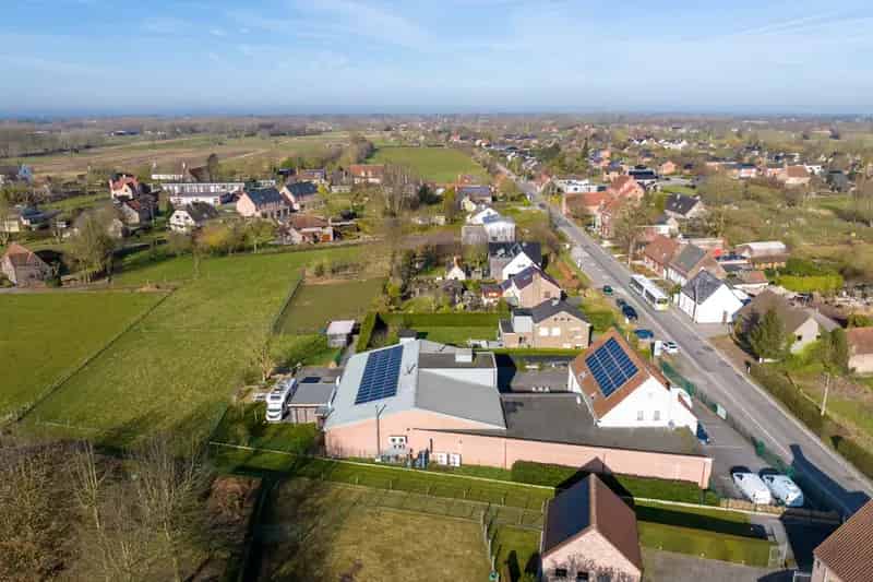 Kantoor te koop Drongen: renovatieproject met werkplaats