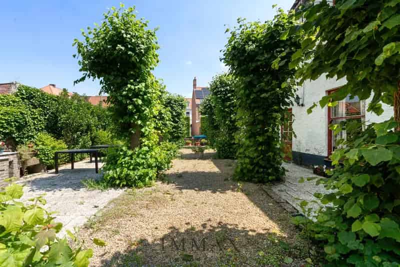 Huis te Huur Brugge: Horecazaak met Woning en Terras