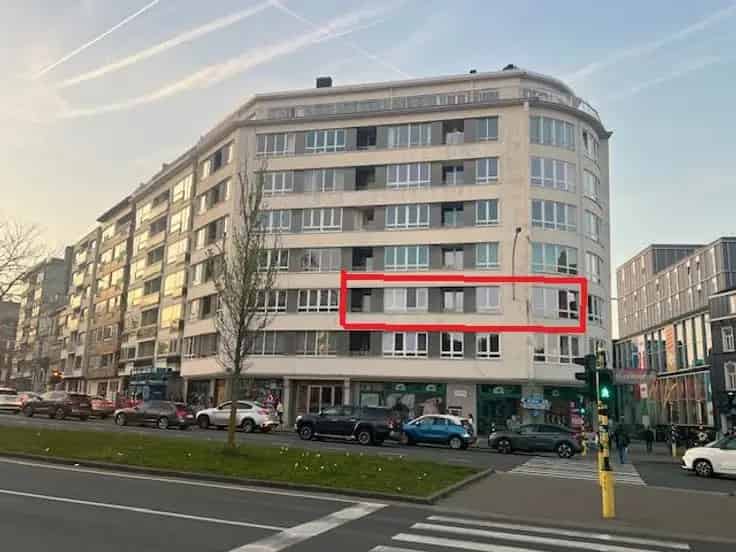 Centraal gelegen hoekappartement te Gent met 3 slaapkamers en terras