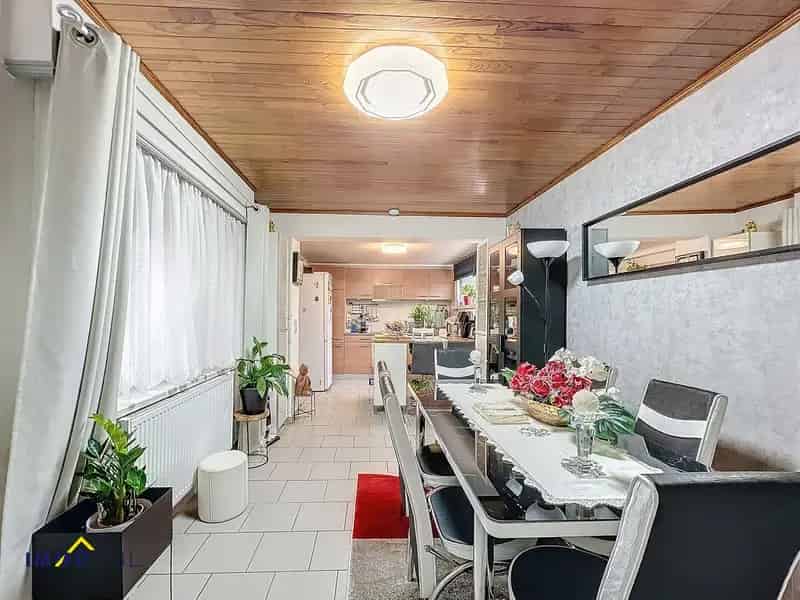 Gezinswoning met garage te Aalst