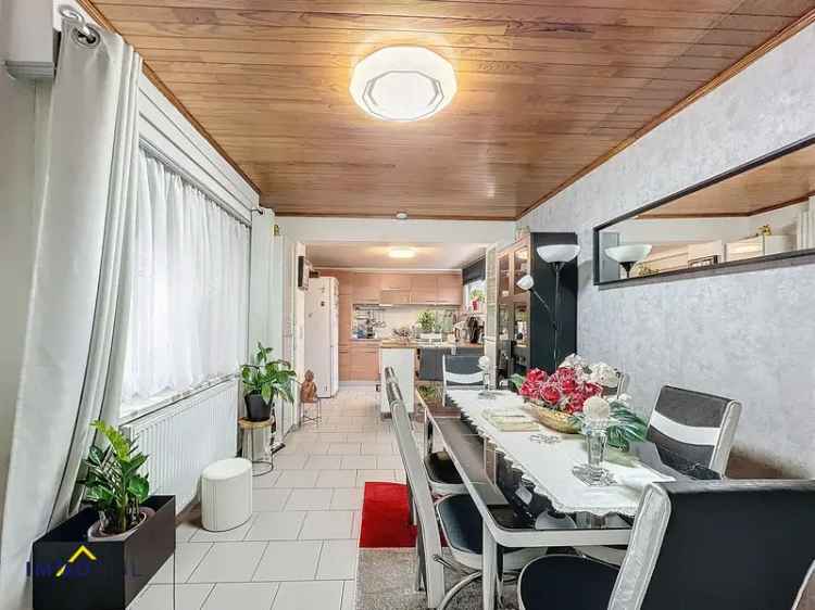 Gezinswoning met garage te Aalst