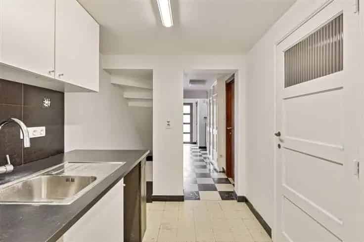 Huis te Koop Berchem-Sainte-Agathe 2 Slaapkamers 215m2 Tuin Garage