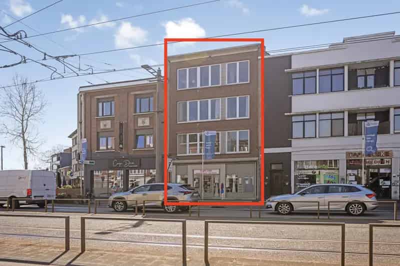 Opbrengsteigendom Mortsel: Handelszaak 3 Appartementen
