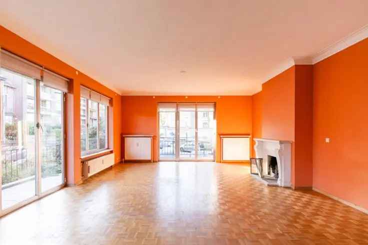 Appartement te Koop Ukkel  Renovatieproject Ruim Terras 2 slaapkamers