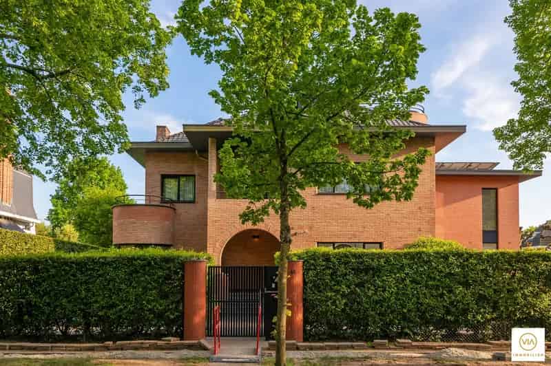Huis te koop Antwerpen: Art-deco woning 640m² met zwembad