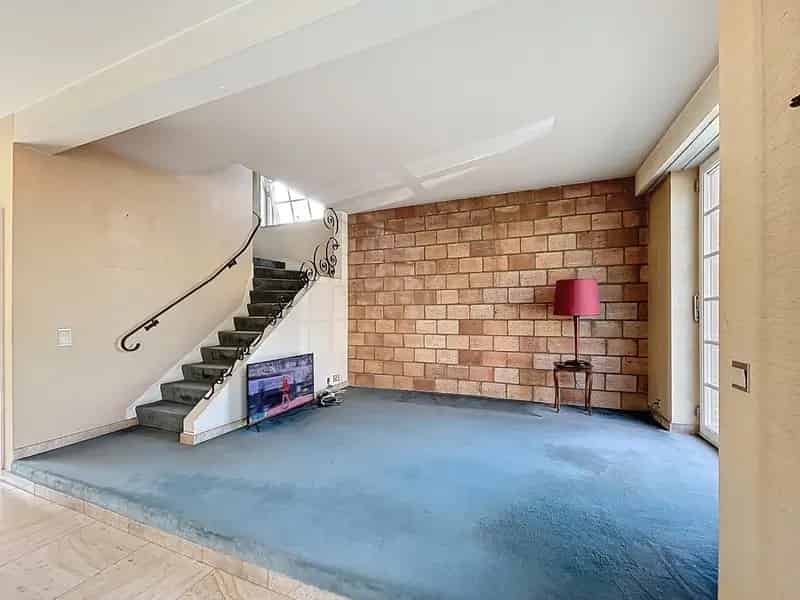Joli Bois: Halfopen Bebouwing 4 slaapkamers te renoveren