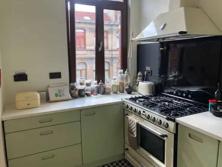 Appartement Te Koop: Licht gerenoveerd duplex