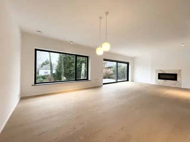 Nieuwbouw Villa 5 slaapkamers 2 badkamers tuin garage