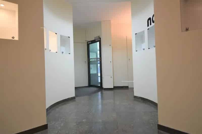 Handelspand met Woonst 1 Slaapkamer Kortrijk