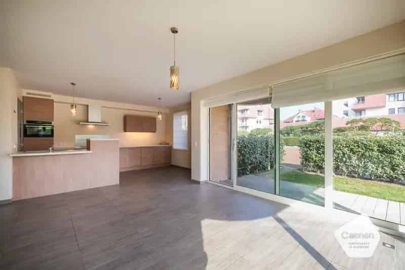 Gelijkvloers Appartement met Tuin en Garage te Koop