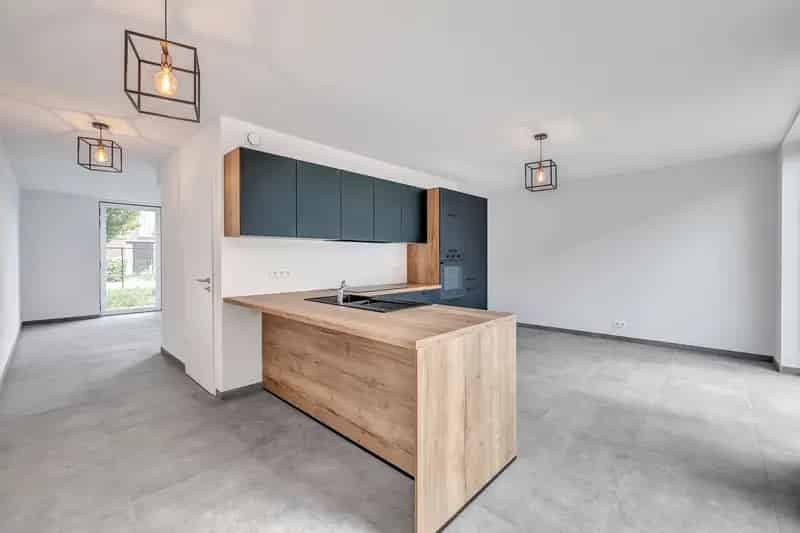 Huis te koop: 5 slaapkamers, 2 badkamers, tuin, nieuwbouw