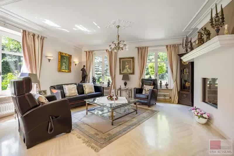 Vrijstaande Villa 365m² 1989