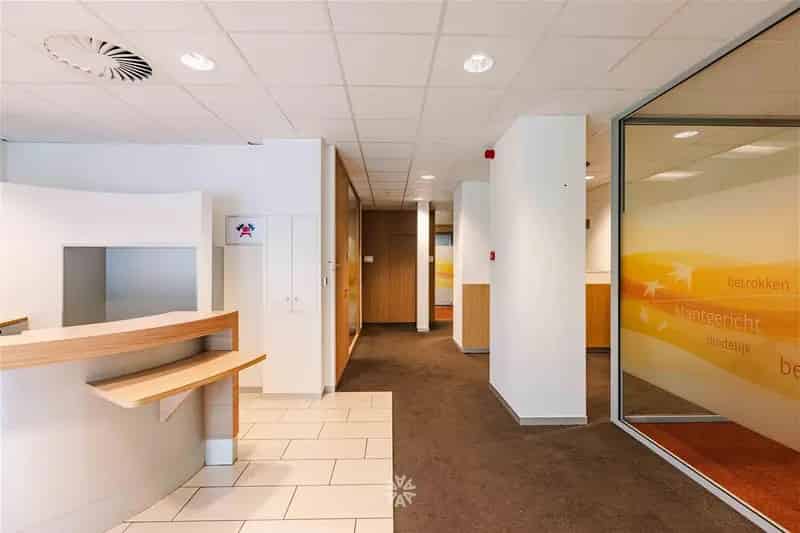 Ruim Kantoor Gentbrugge 319m2 Parkeerplaatsen EPC B