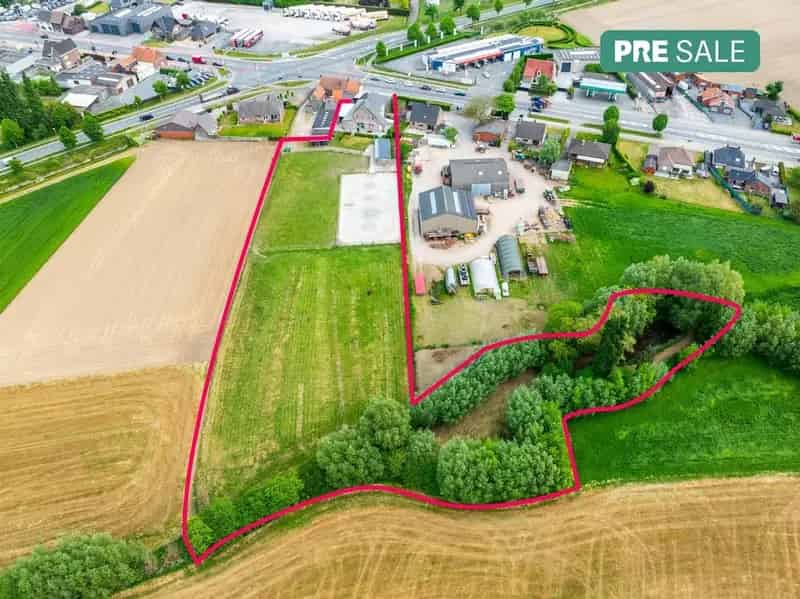 Villa met Weide Stallen en Piste te Koop Lichtervelde